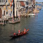 Trainieren für die Regatta (wide shot)