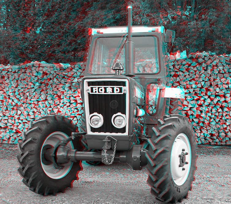 TRAKTOR (3D Anaglyphe in sw)