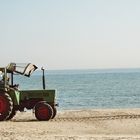 Traktor am Strand