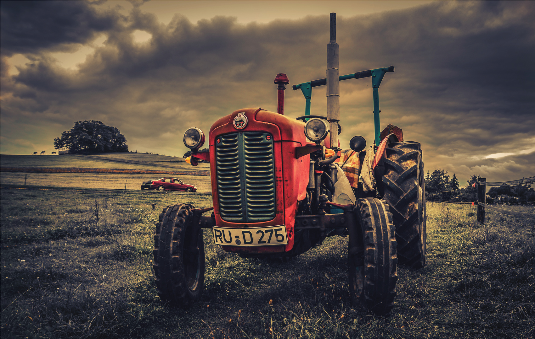 Traktor auf dem Feld