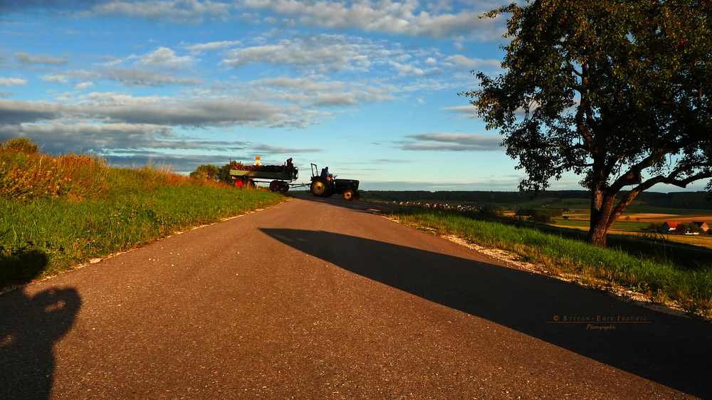 " Traktor auf dem Weg nach Dächingen "