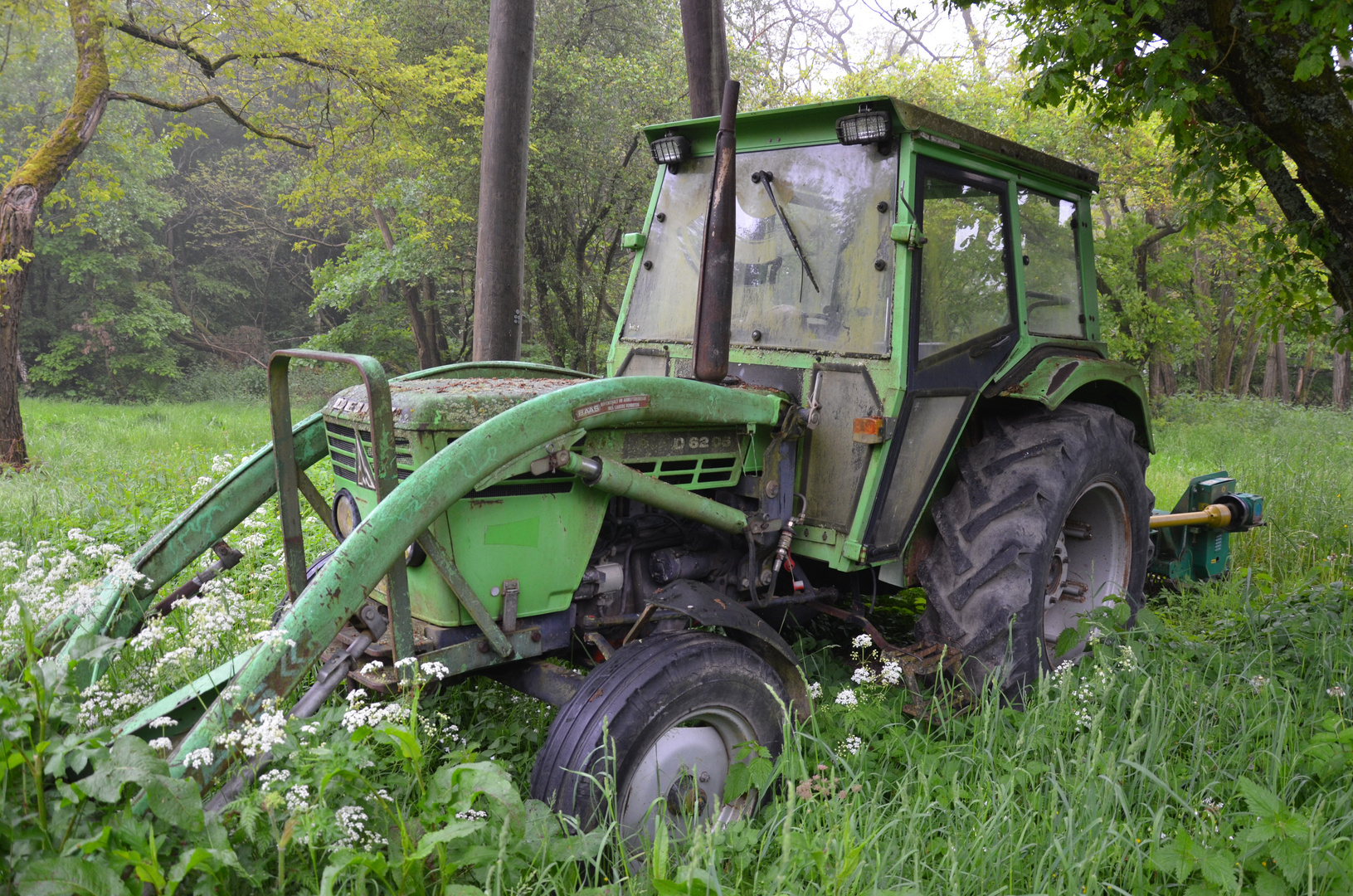 Traktor der Natur überlassen 02