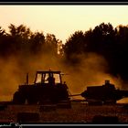 Traktor im Sonnenuntergang