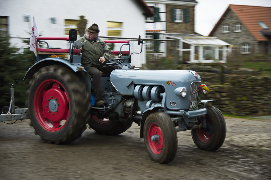 Traktor in Fahrt