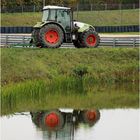 Traktor-Spiegelung