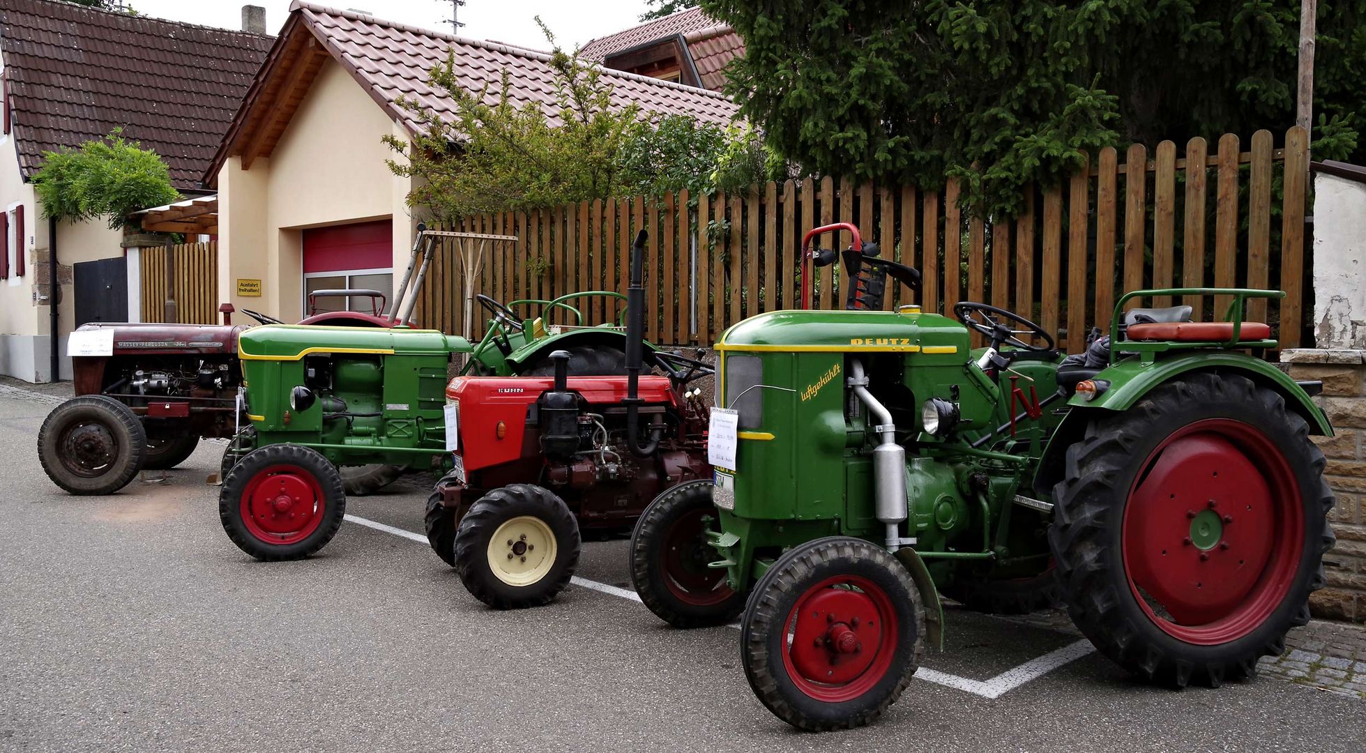 Traktorausstellung beim Weinfest...