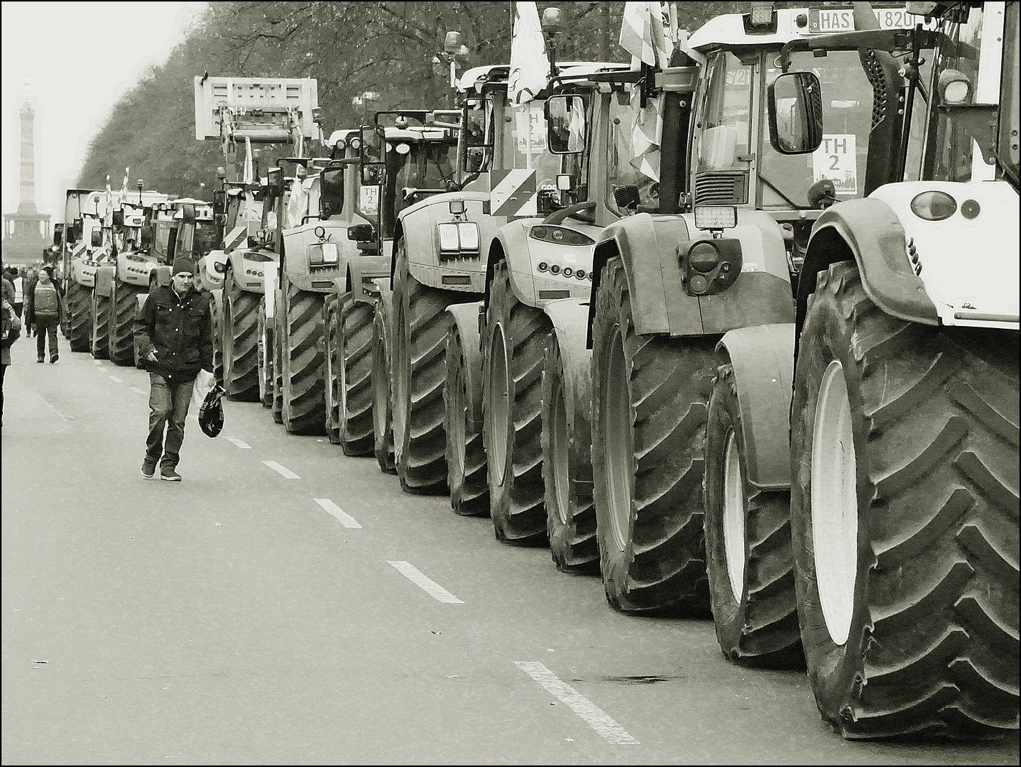 Traktoren in Berlin Foto & Bild | industrie und technik, traktoren