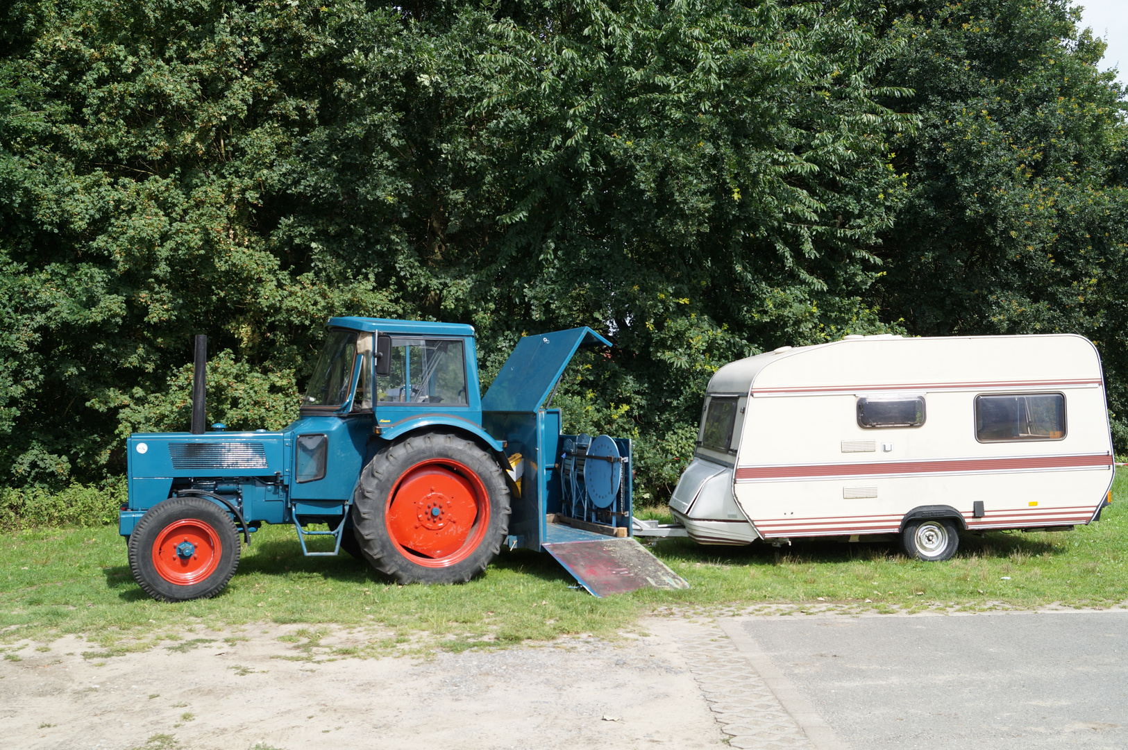 Traktoren Oldtimerclub besucht Fa. CLAAS Foto 1