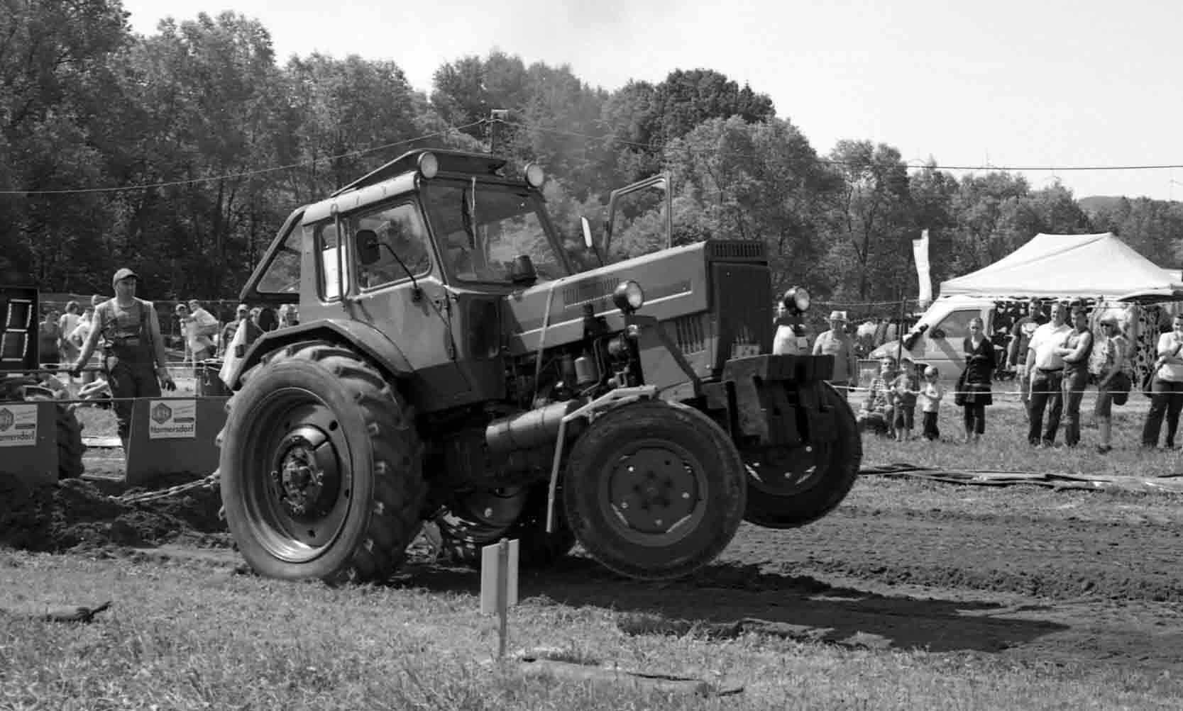 Traktorpulling beim Russentreffen