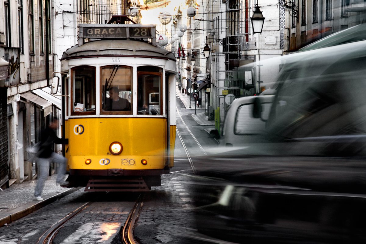 [Tram]