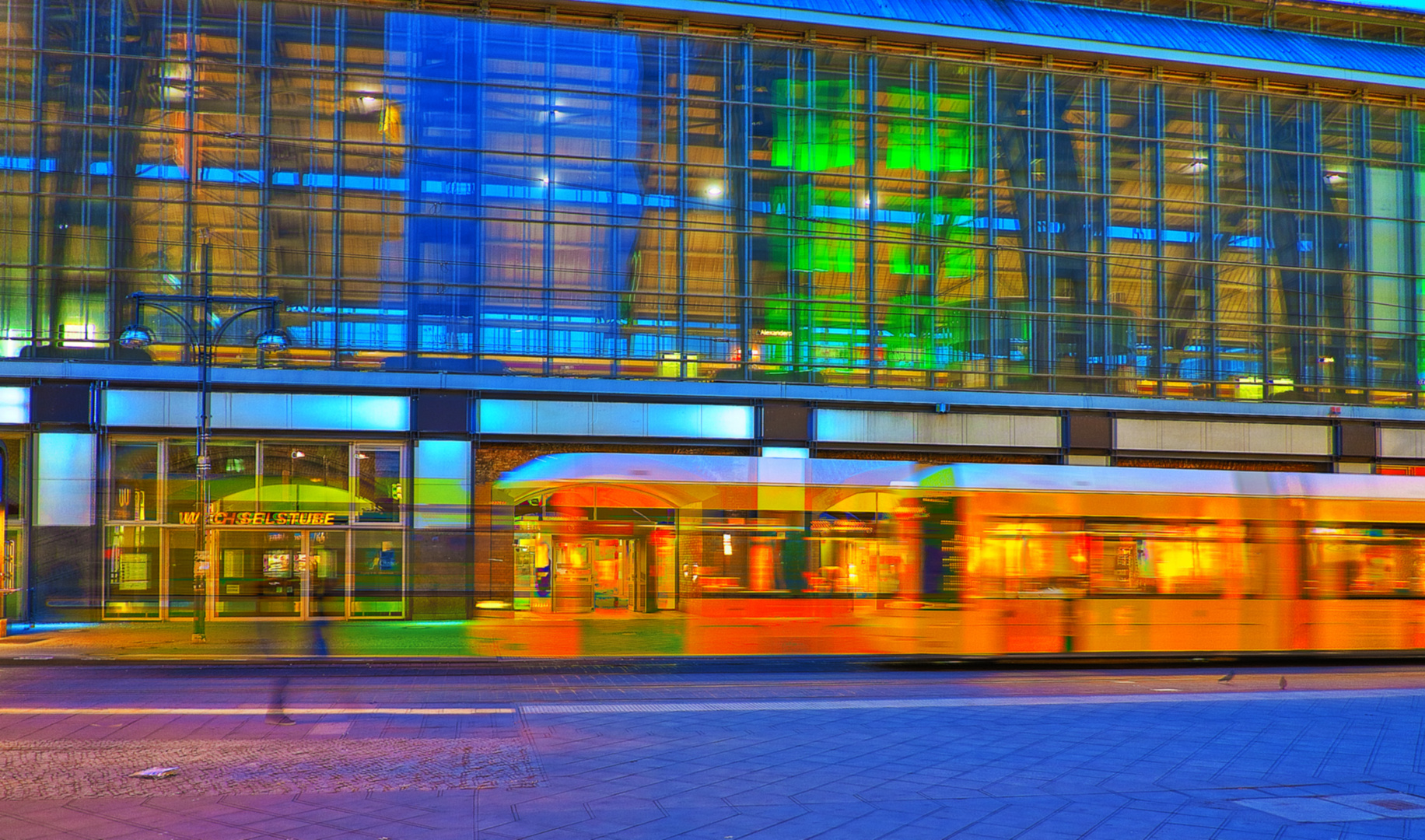 Tram am Alexanderplatz