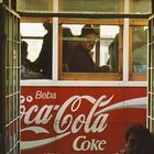 Tram in der Altstadt von Lissabon - der Alfama