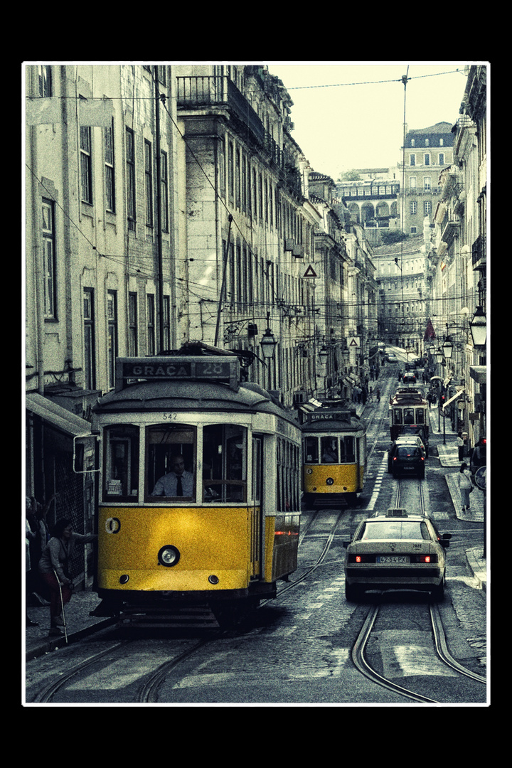 Tram in Lissabon 1. Platz Docma Pseudo HDR Wettbewerb