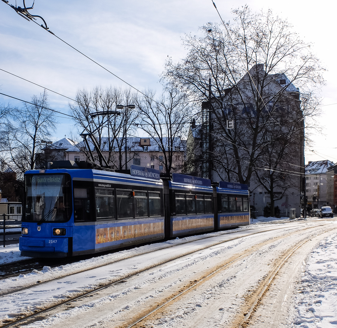 Tram mit Schnee (2 von 3)