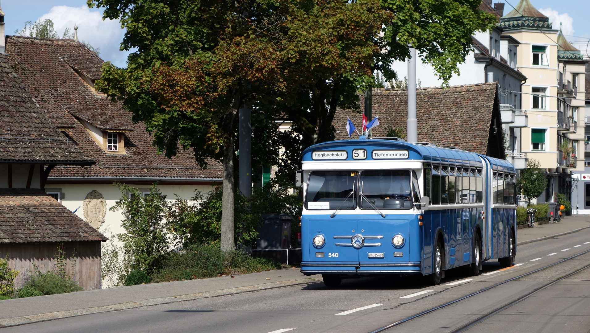 Tram Museum Zürich - Tag der historischen Busse - Saurer Gelenkbus  GUK  (20. August 2017)