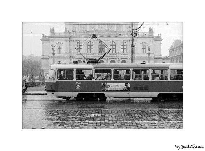 Tram oder eher Zug??