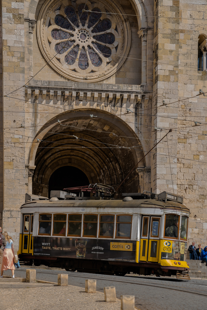 Tram vor der Sé