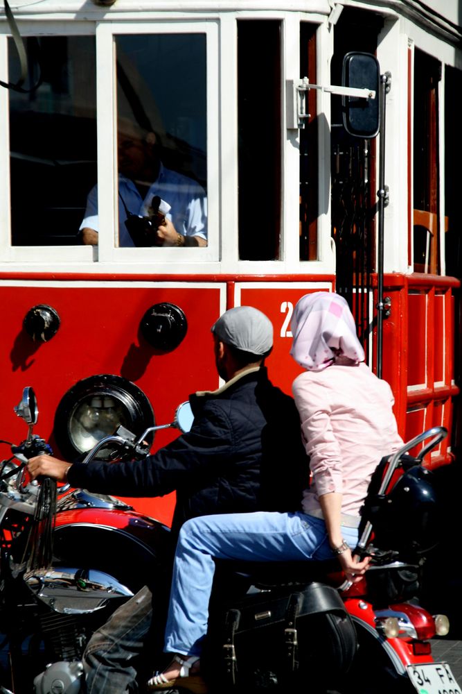 Tram vs. Motorrad von photodanny 