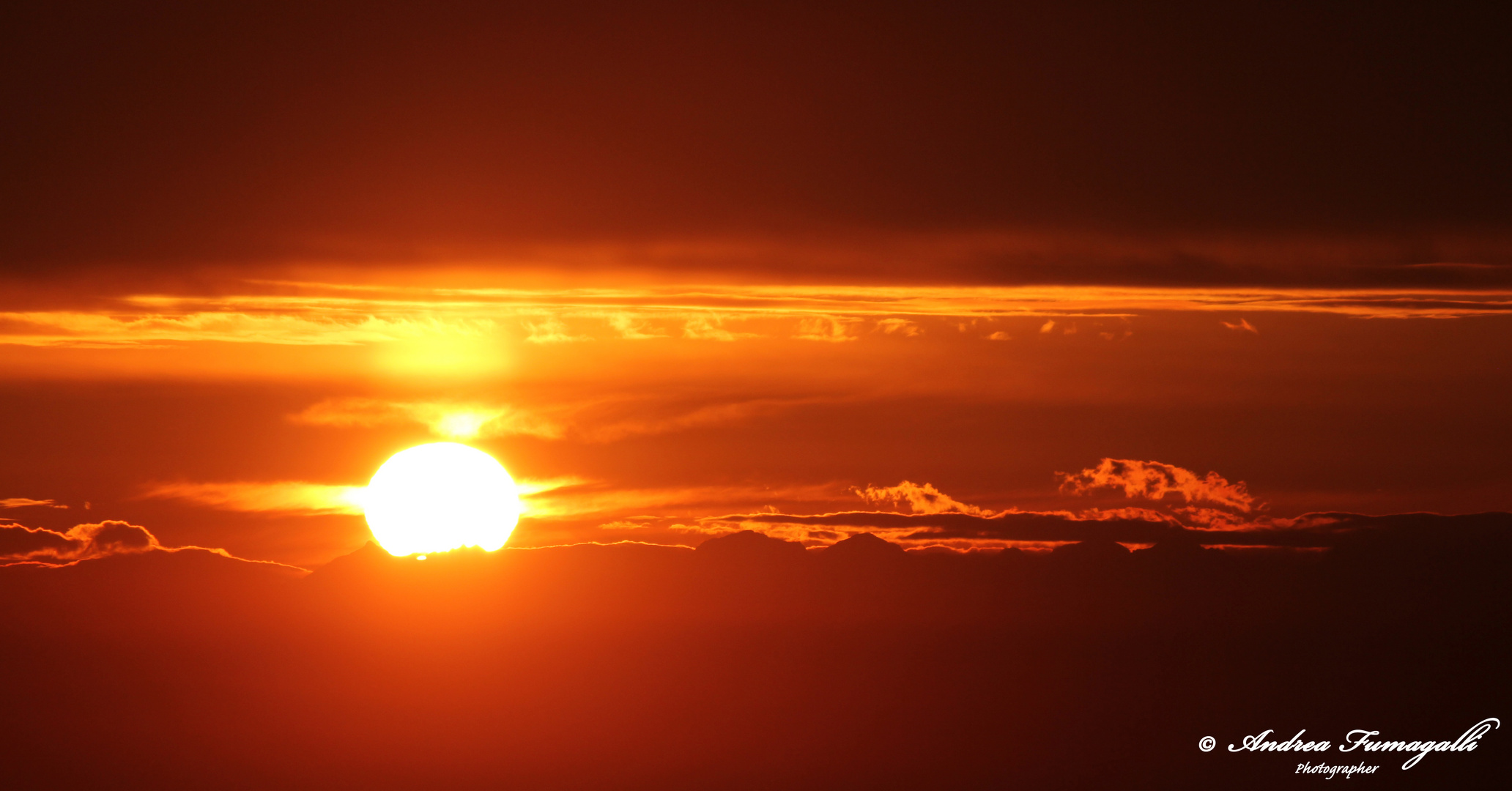 TRAMONTA IL SOLE NELLE ALPI