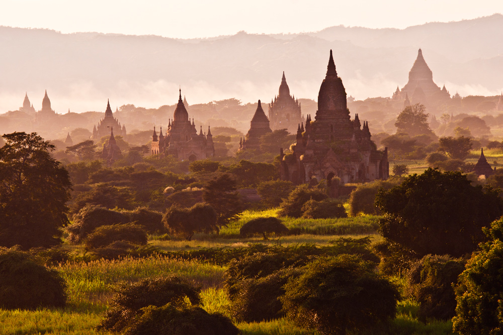 Tramonto a Bagan