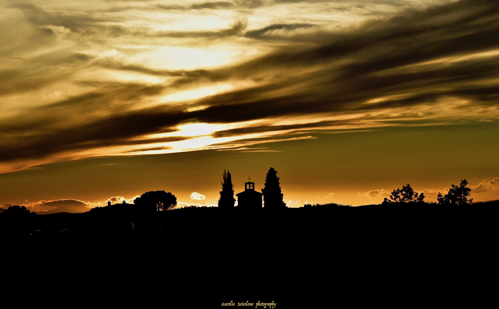 Tramonto alla Cappella della Madonna di Vitaleta - Val d'Orcia