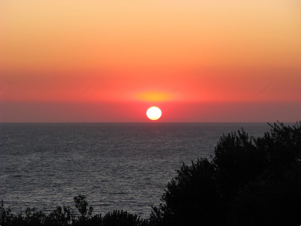 Tramonto bianco-nero e colore