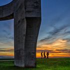 Tramonto con monumento e silhouettes