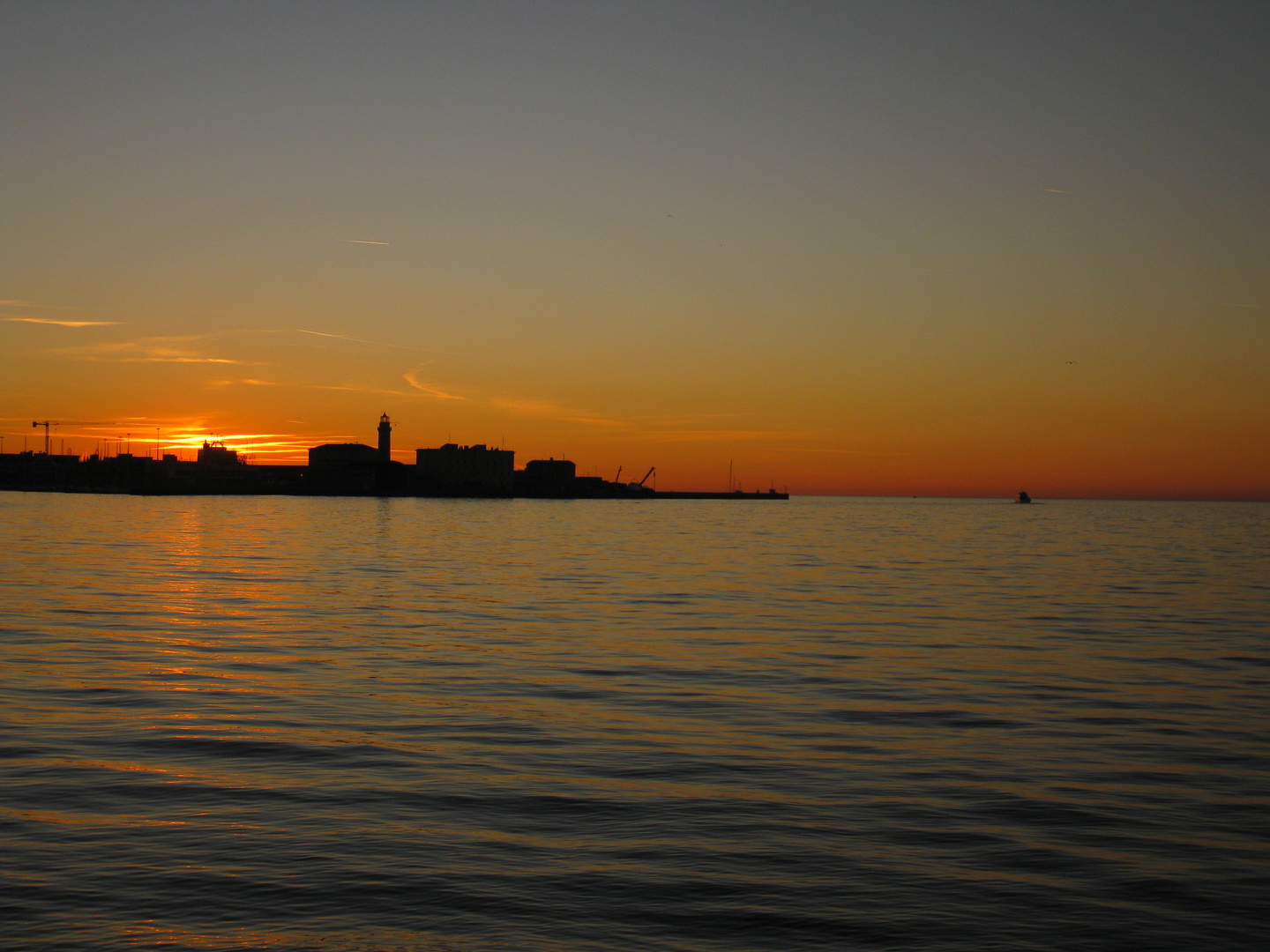 Tramonto decembrino a Trieste