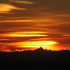 TRAMONTO DIETRO IL MONVISO VISTO DA MONTEVECCHIA