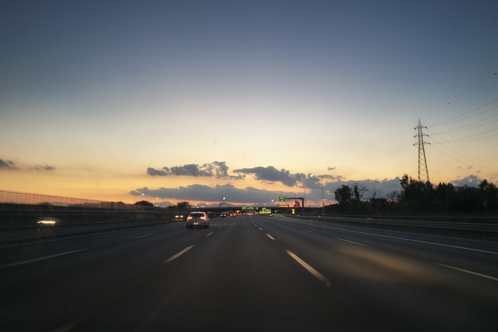 Tramonto in autostrada