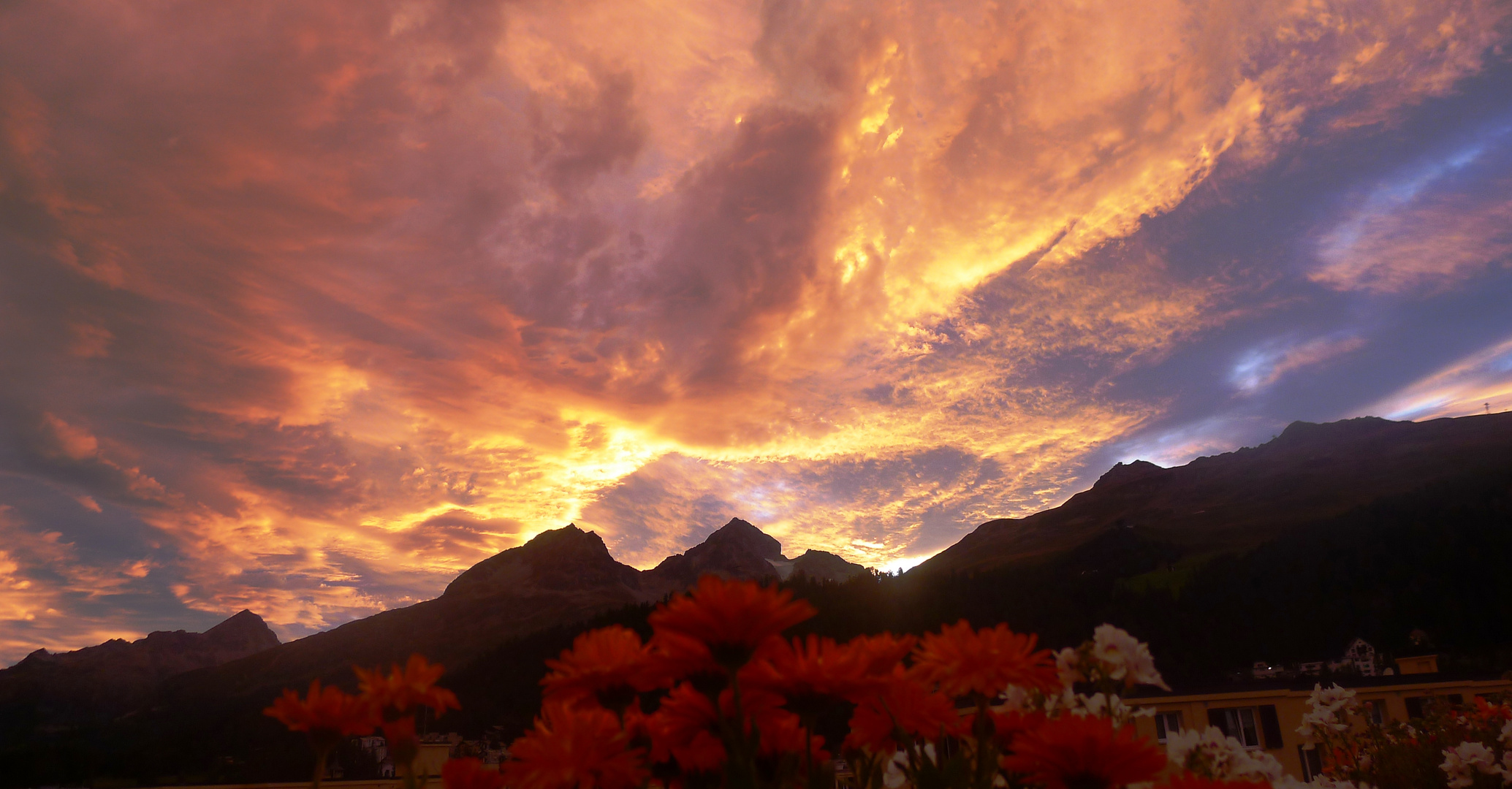 TRAMONTO INFUOCATO A ST.MORITZ.BAD CH.