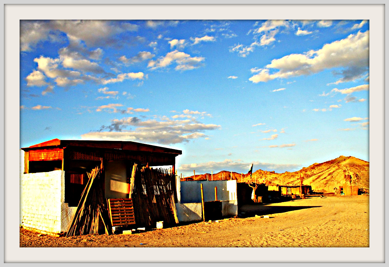 tramonto nel deserto arabico