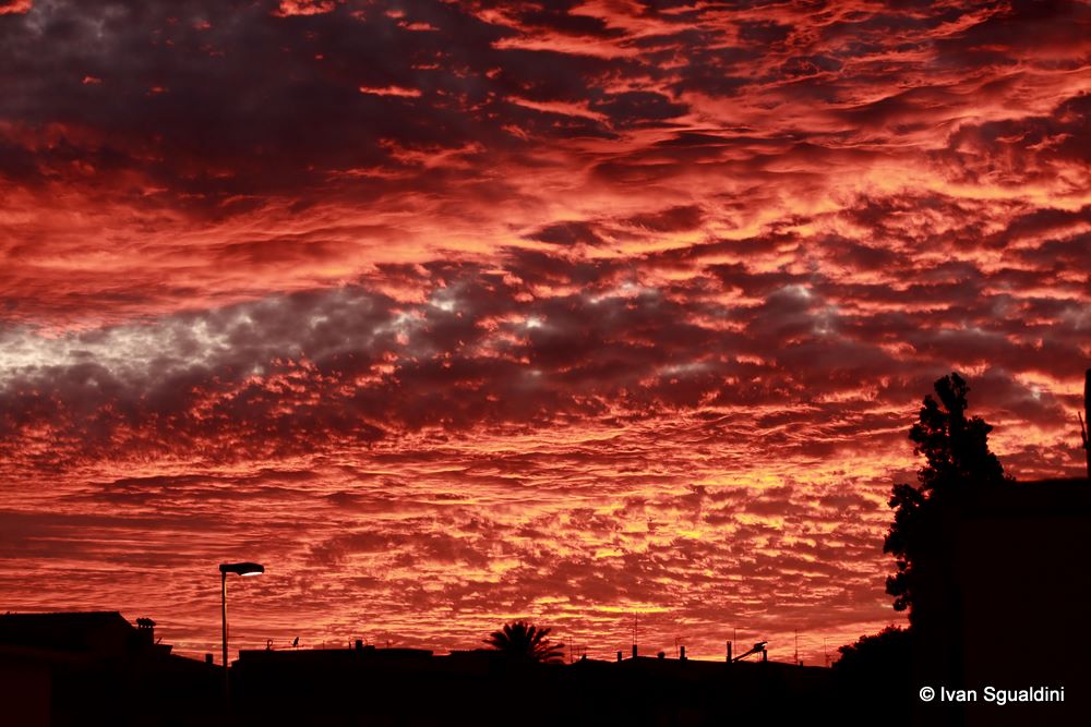 Tramonto rosso fuoco