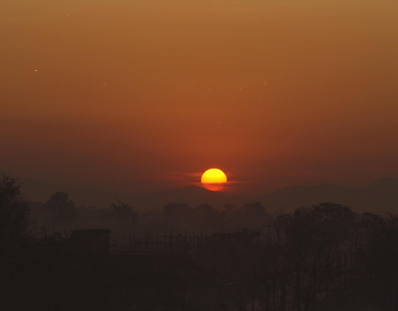 tramonto su pokhara, nepal