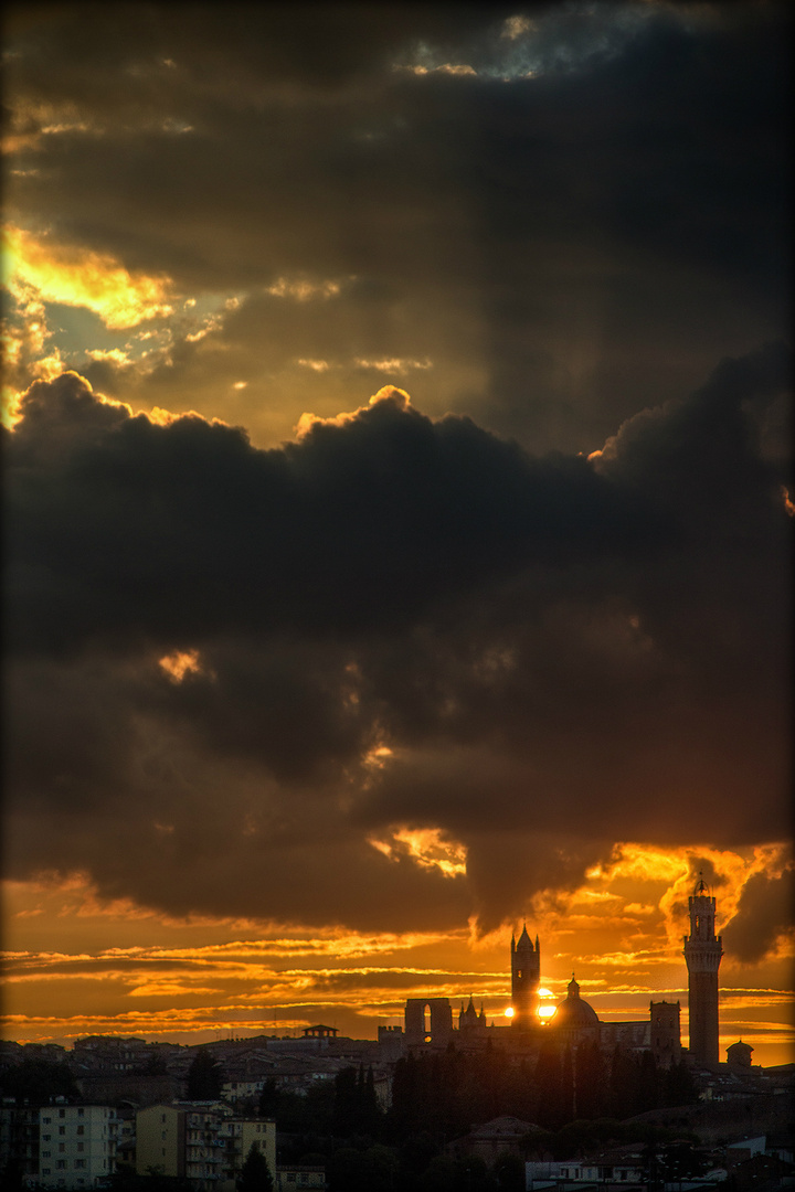 Tramonto su Siena