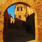 Tramonto sul borgo medievale di Certaldo Alto (Firenze) Toscana