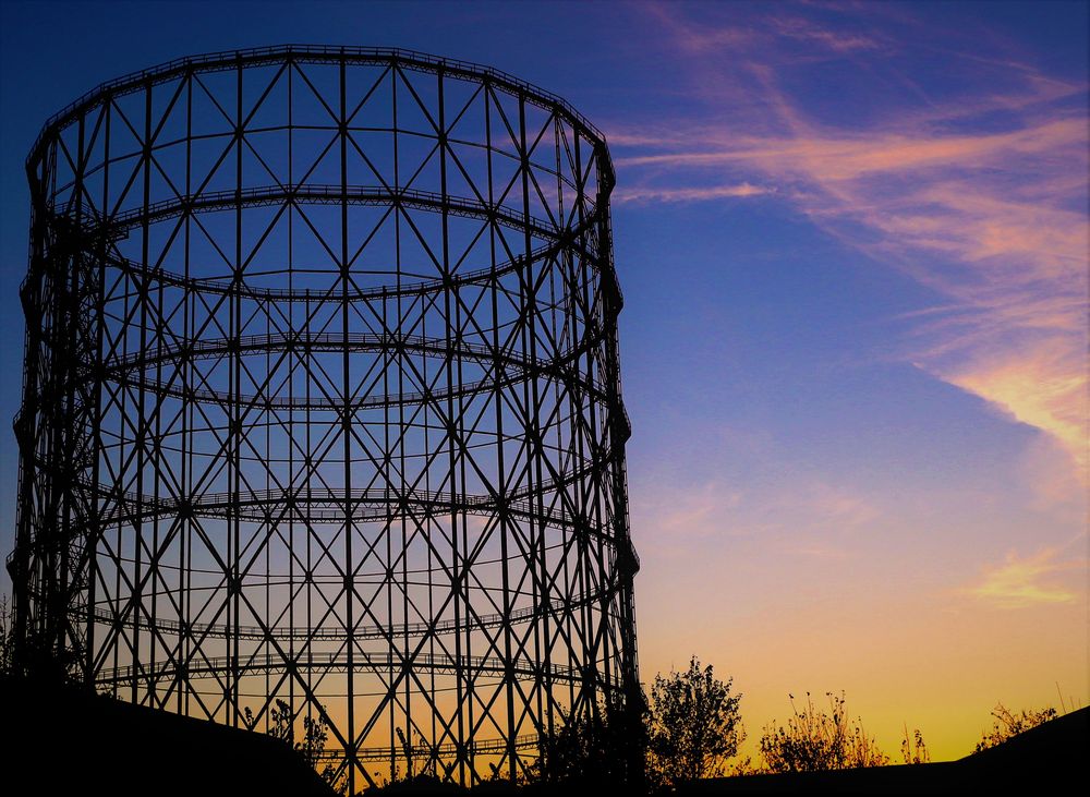 Tramonto sul Gazometro di Roma