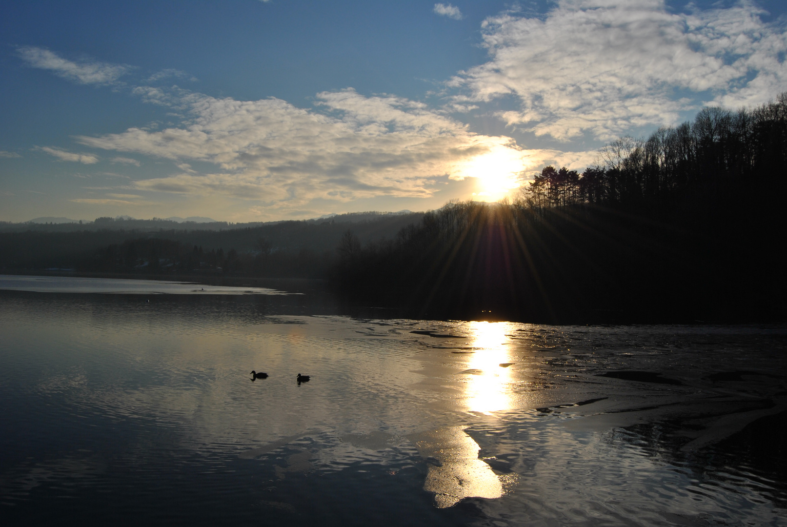 Tramonto sul lago