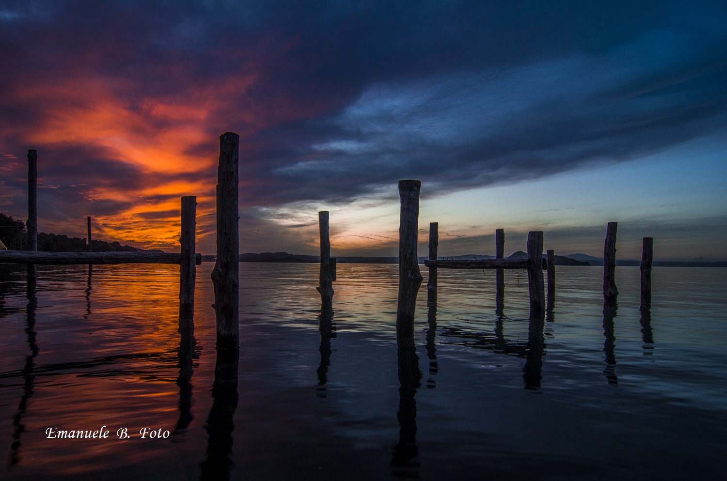 Tramonto sul lago