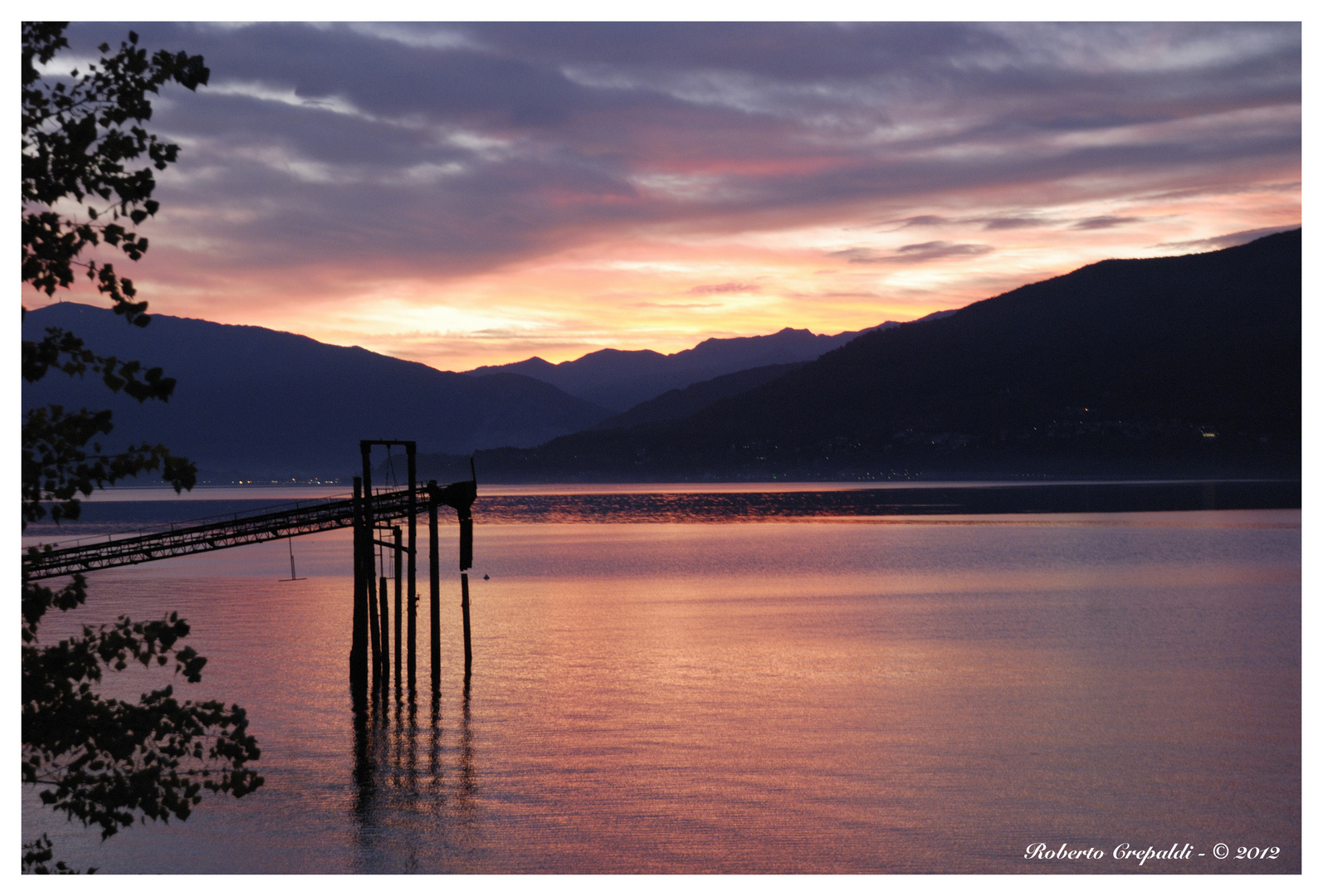 Tramonto sul lago