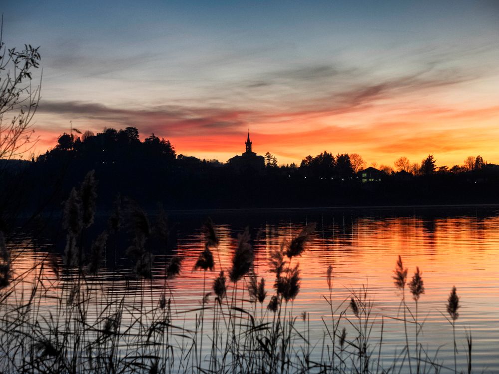 Tramonto sul lago