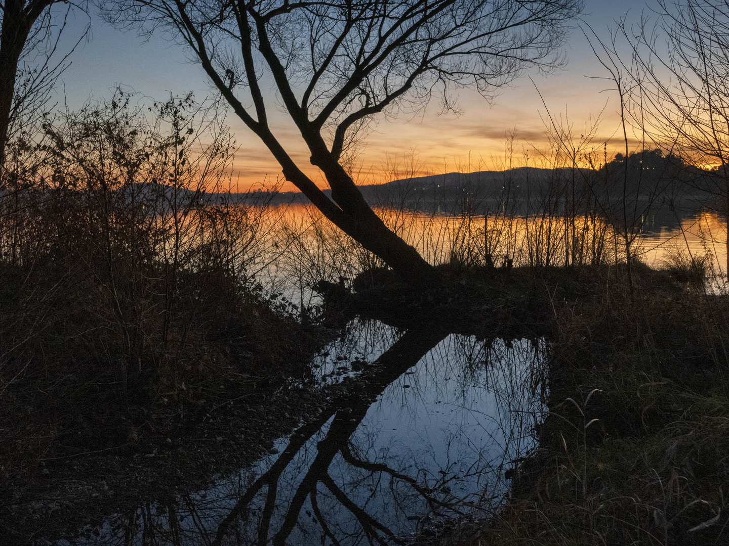 Tramonto sul lago