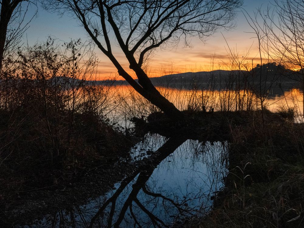 Tramonto sul lago