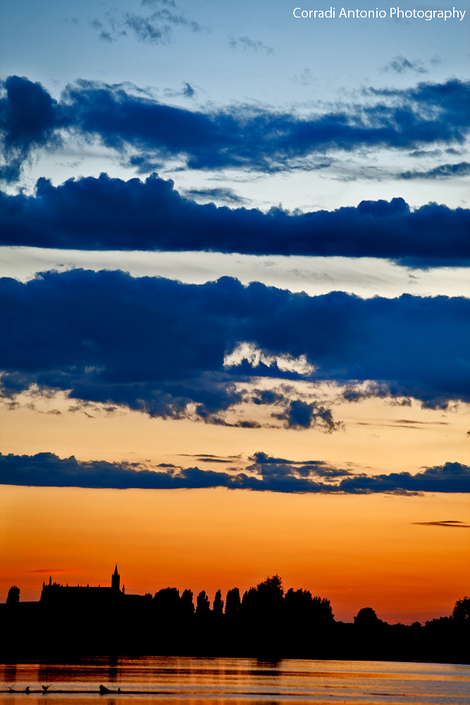 tramonto sul lago di mantova