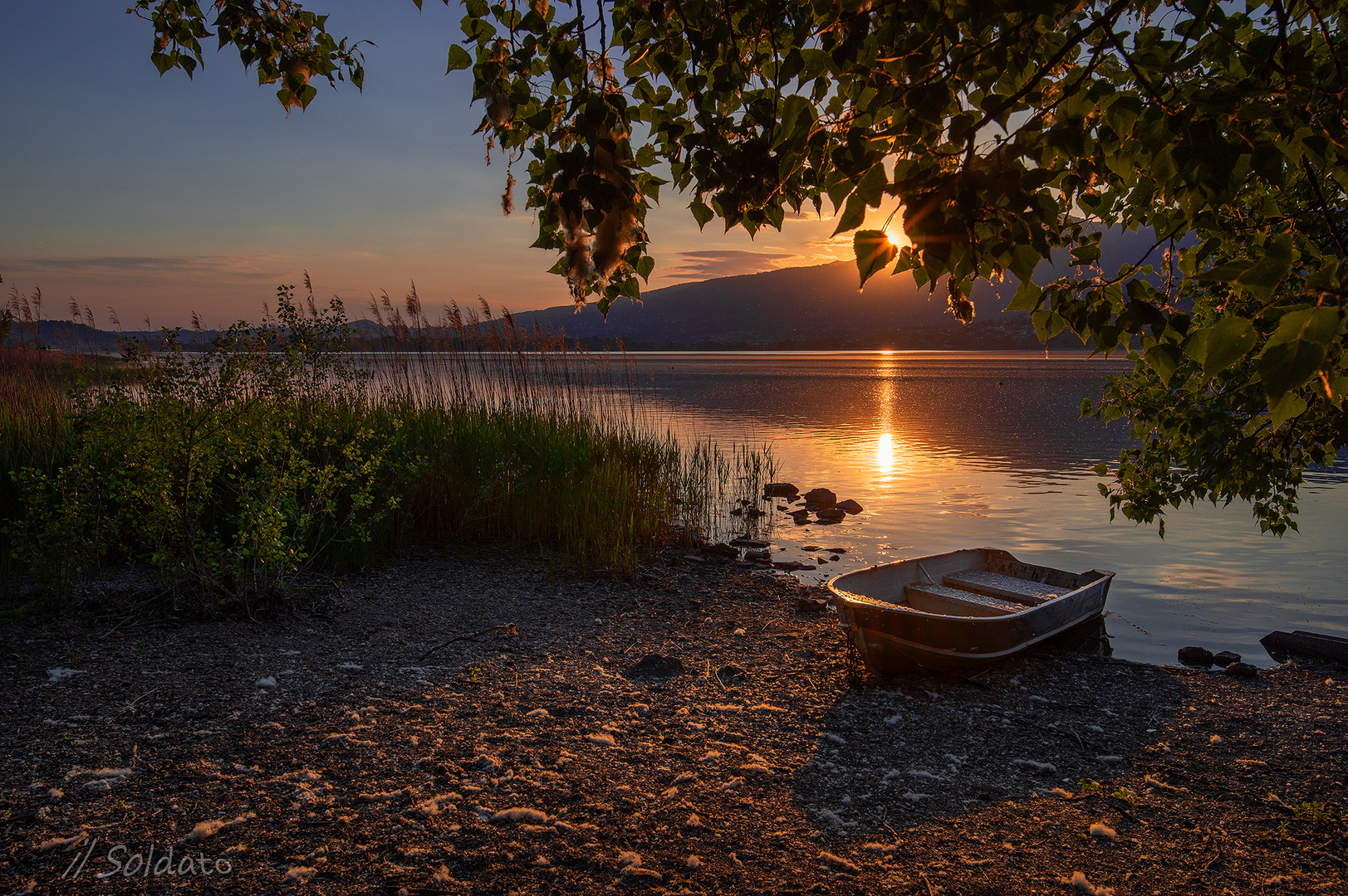 Tramonto sul lago di Pusiano