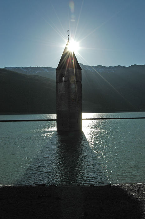 Tramonto sul lago di resia