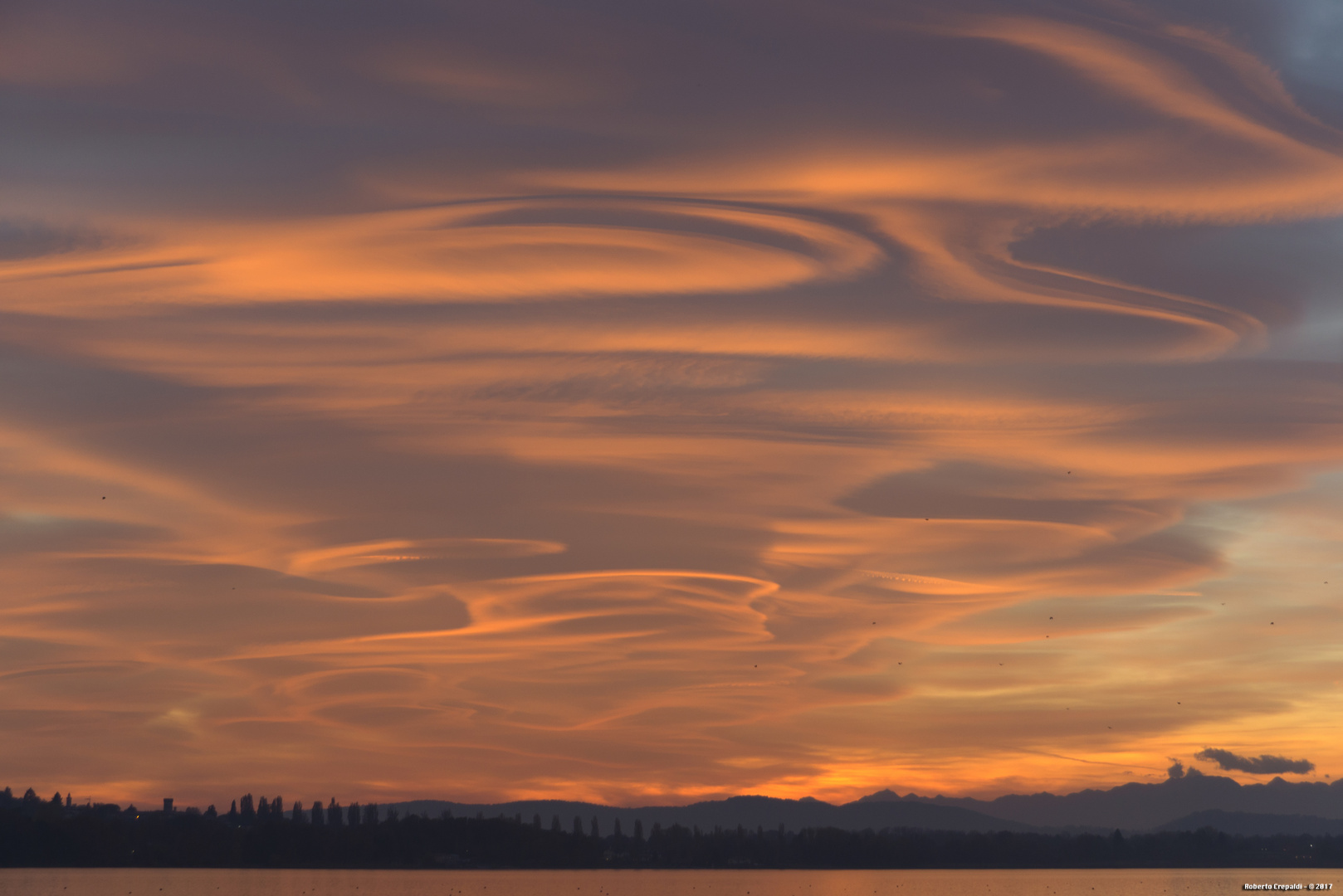 Tramonto sul lago di Varese