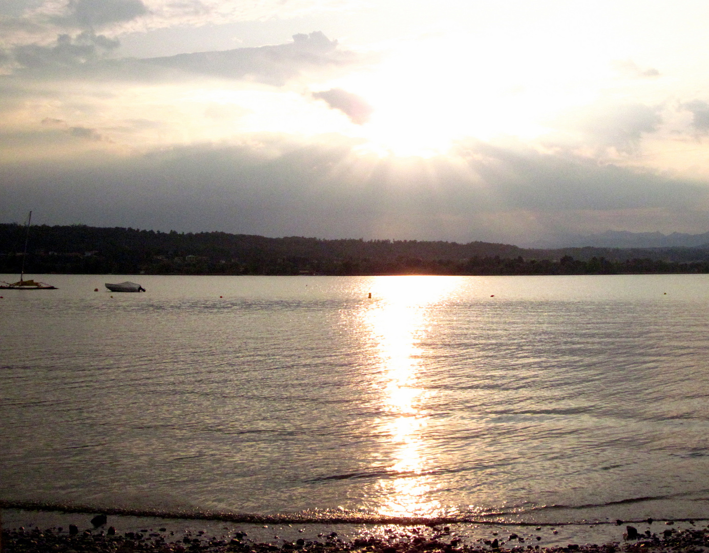 tramonto sul lago