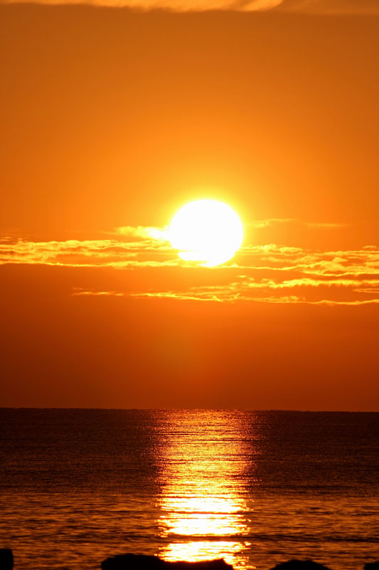 Tramonto sul mare Foto % Immagini| paesaggi, albe e tramonti, tramonti