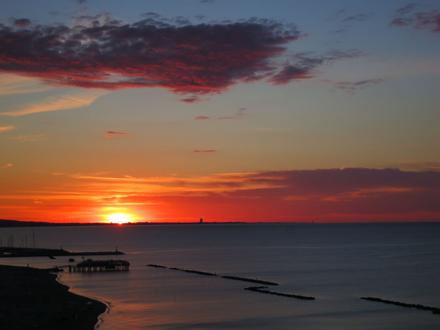 Tramonto sul mare